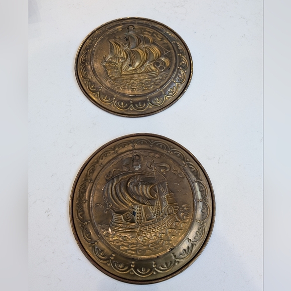 Vintage 1960 wall ship plates brass made in England - Picture 11 of 12